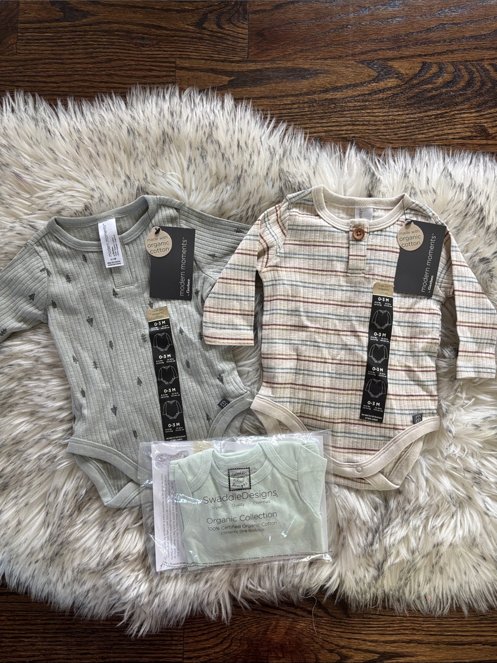 0-3M NWT 3 Baby Bodysuits Bundle Include Swaddle Designs and Modern Moments